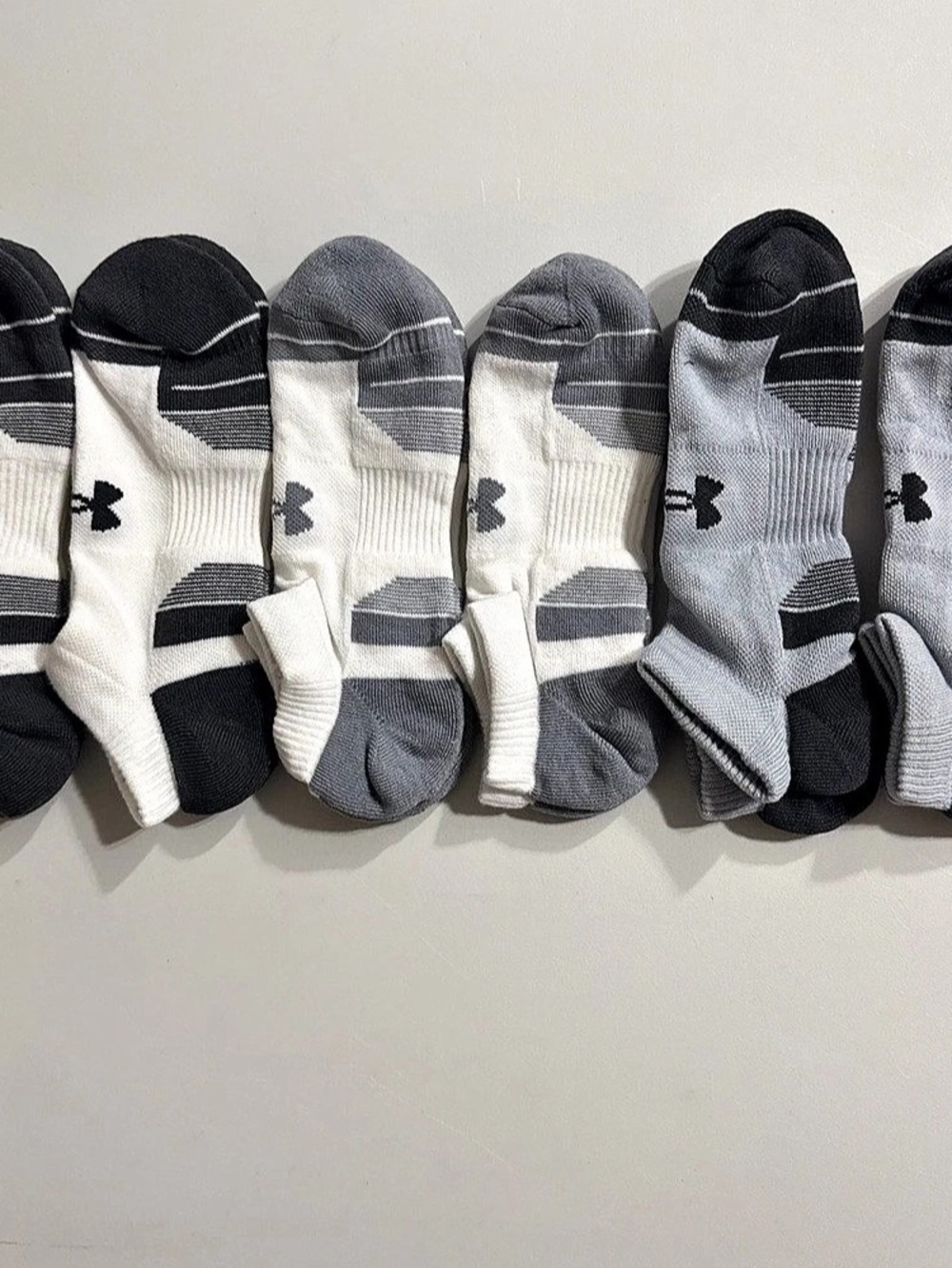 Under Armour UA Performance Tech Low Cut Socks Gray & Black set of six